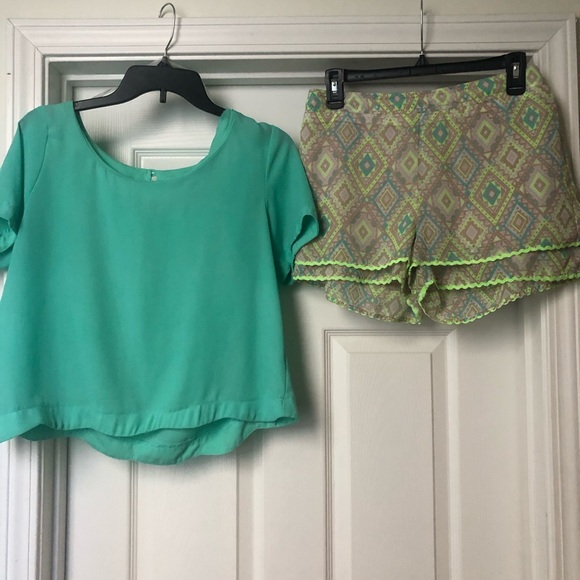 Living Doll Top & Soulmates Shorts Set - Picture 2 of 5